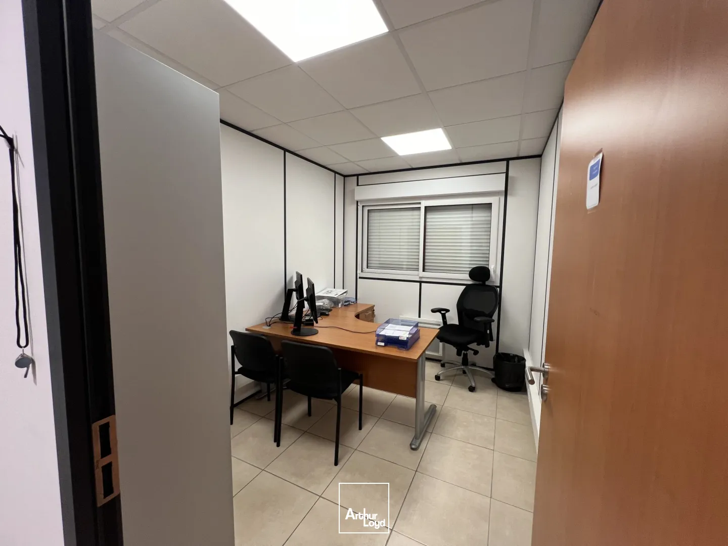 LOCAL D'ACTIVITE A LOUER - 340 M² - CAUDAN