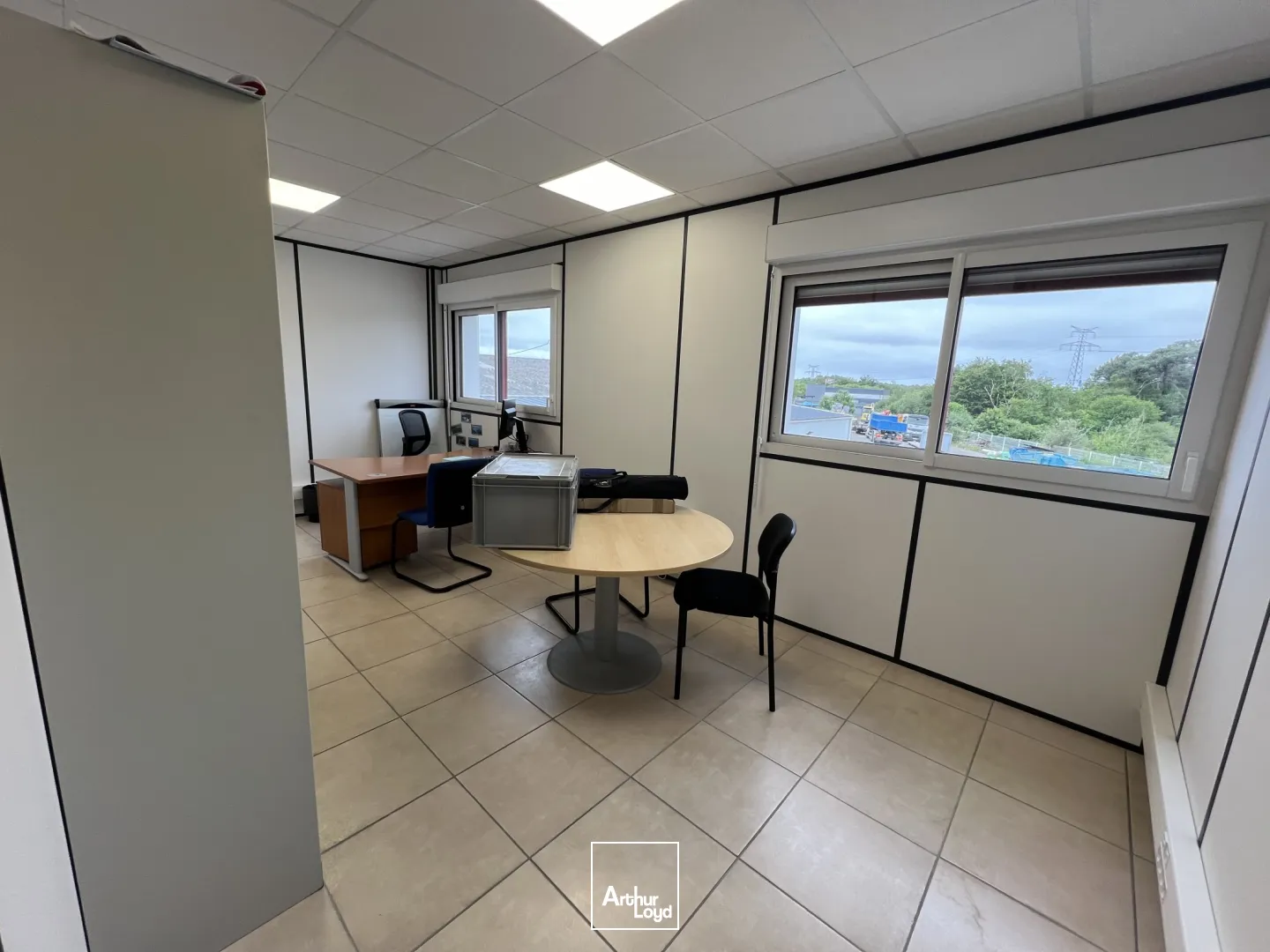 LOCAL D'ACTIVITE A LOUER - 340 M² - CAUDAN