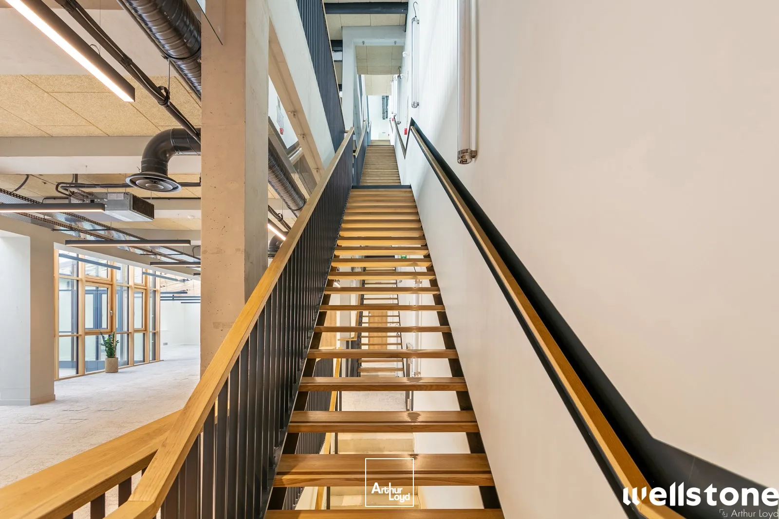 Bureaux à louer à PARIS 75011