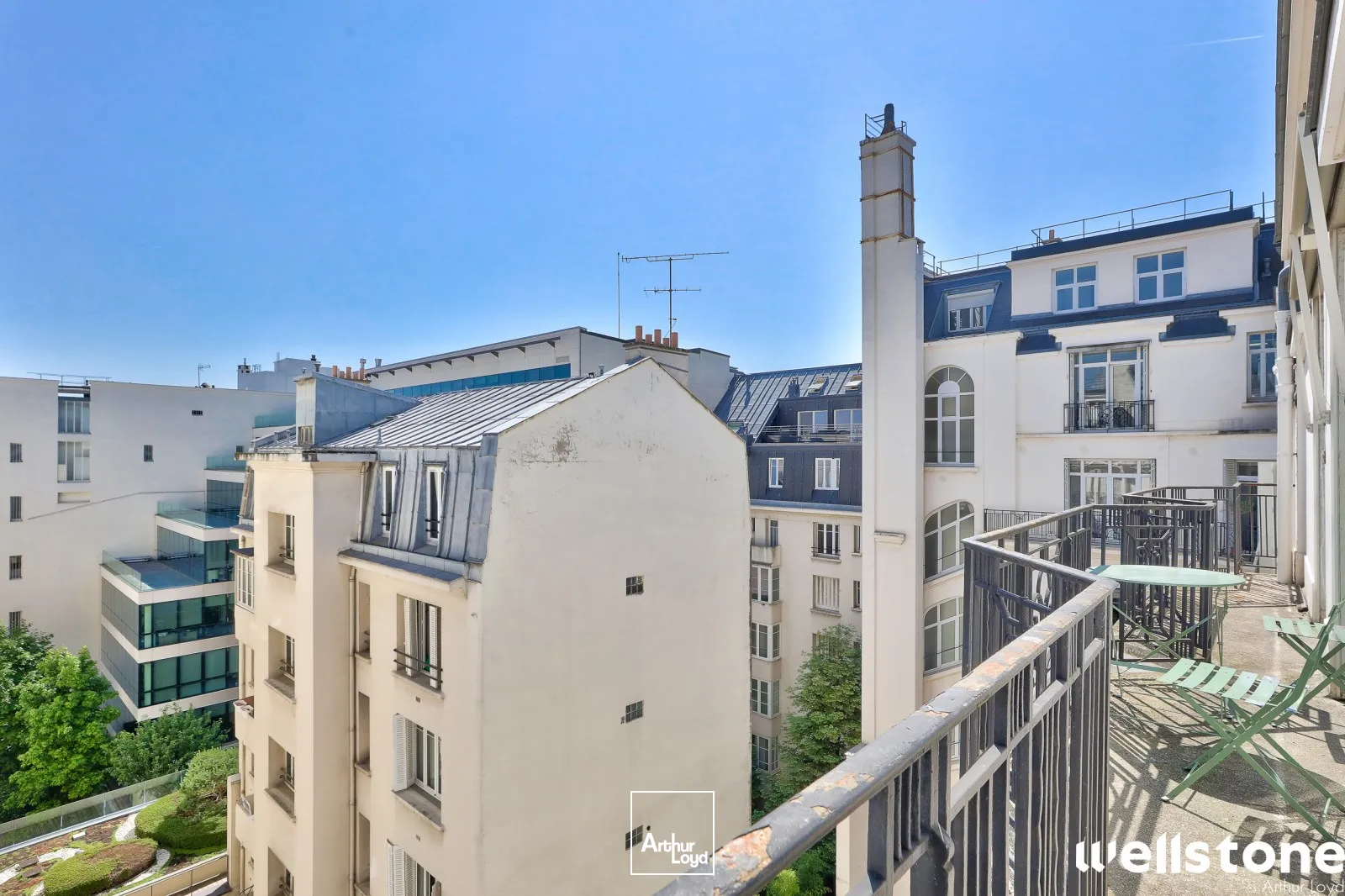 Bureaux à louer à PARIS 75008