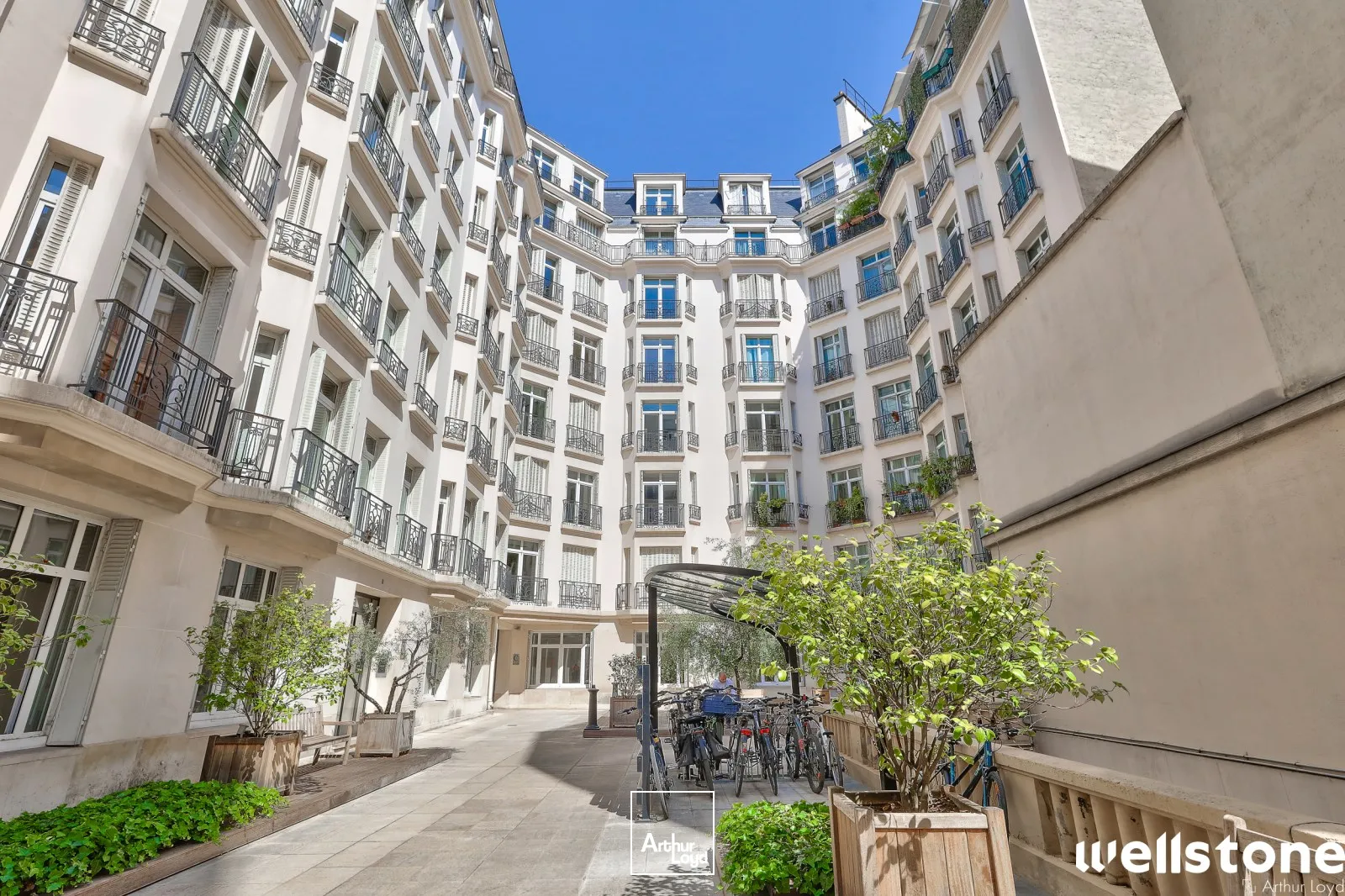 Bureaux à louer à PARIS 75008