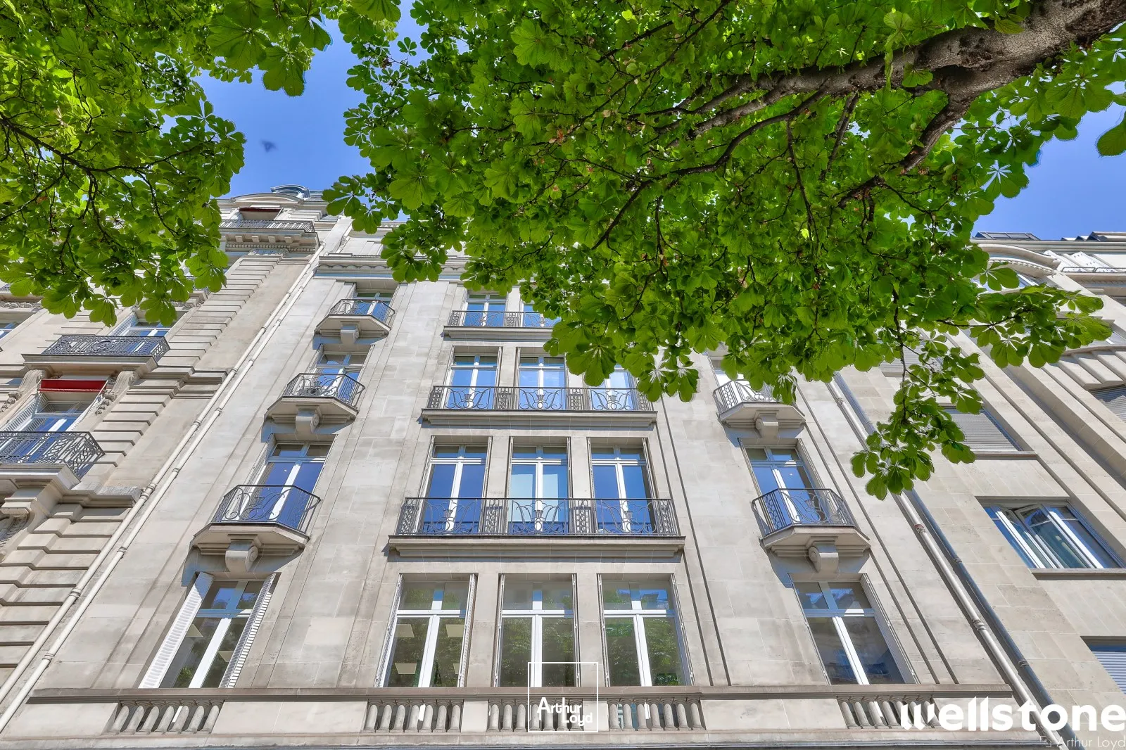 Bureaux à louer à PARIS 75008