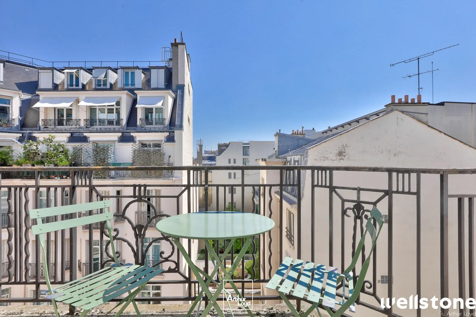 Bureaux à louer à PARIS 75008