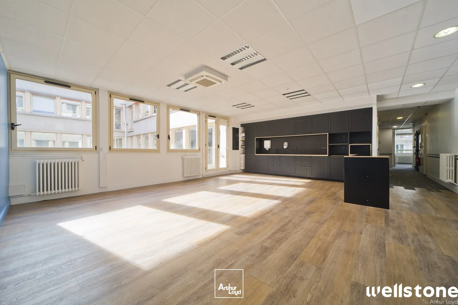 Bureaux à louer à PARIS 75008
