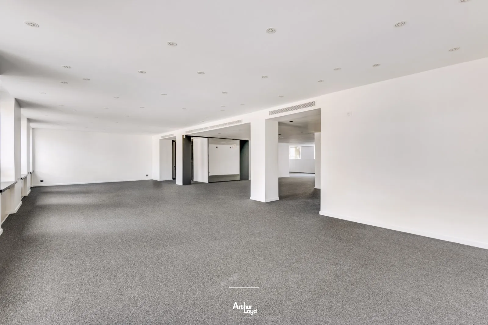 Bureaux à louer à PARIS 75008