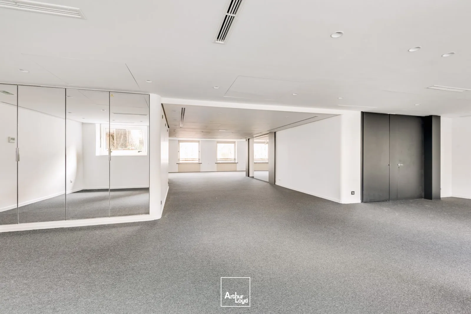 Bureaux à louer à PARIS 75008