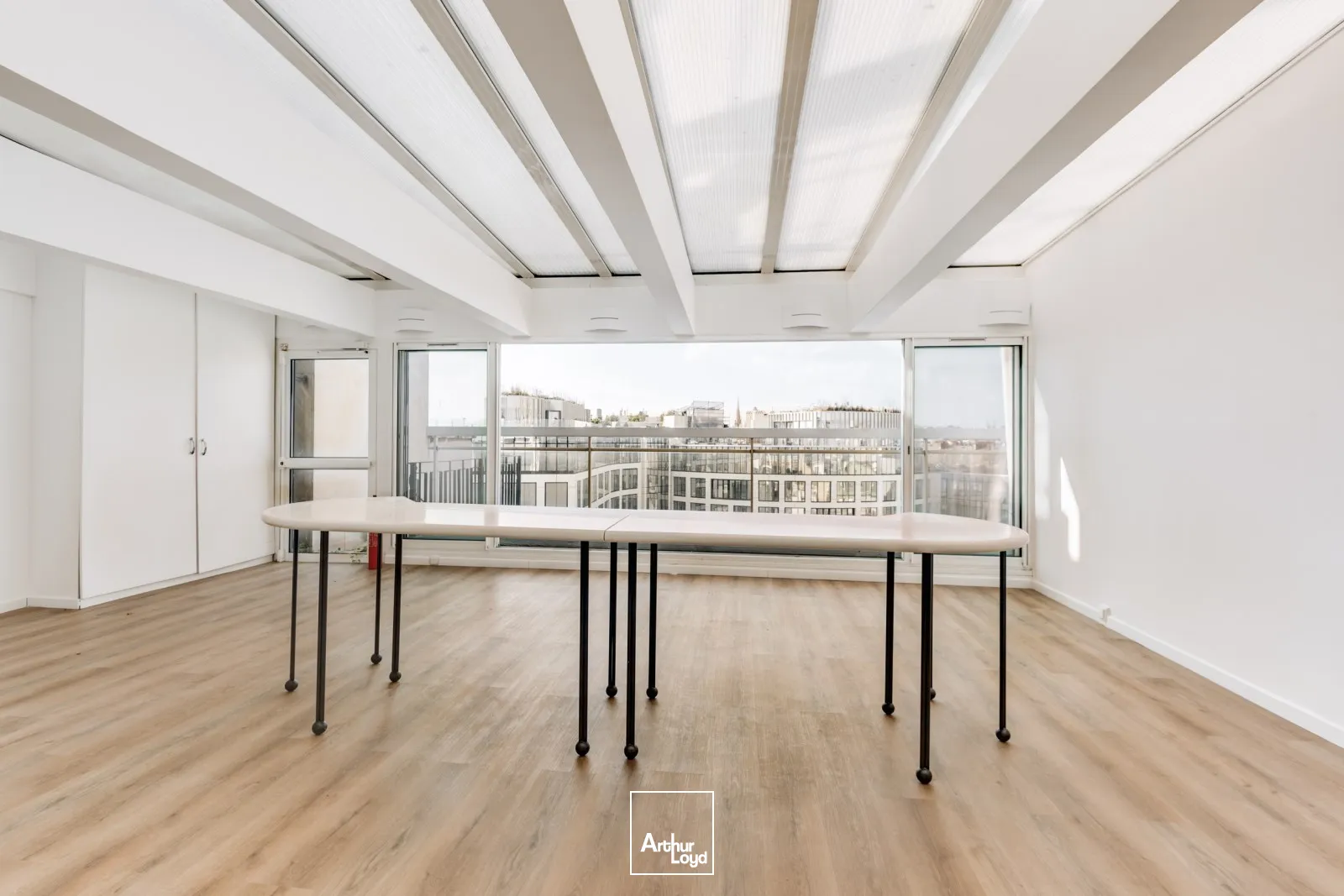 Bureaux à louer à PARIS 75008