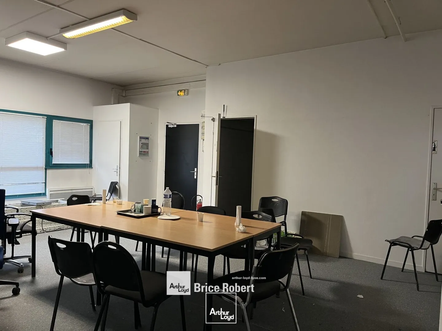 A vendre ou à louer - Bureaux aménagés en RDC dans un parc d'activités tertiaire - Bron