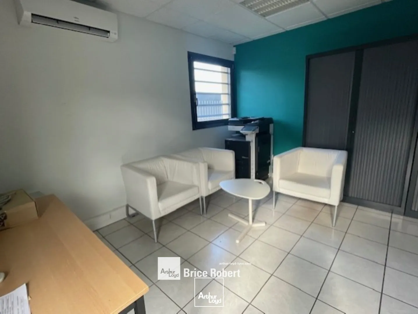 A vendre - PARC BOURDARIAS - Bureaux avec entrée indépendante - Vénissieux 