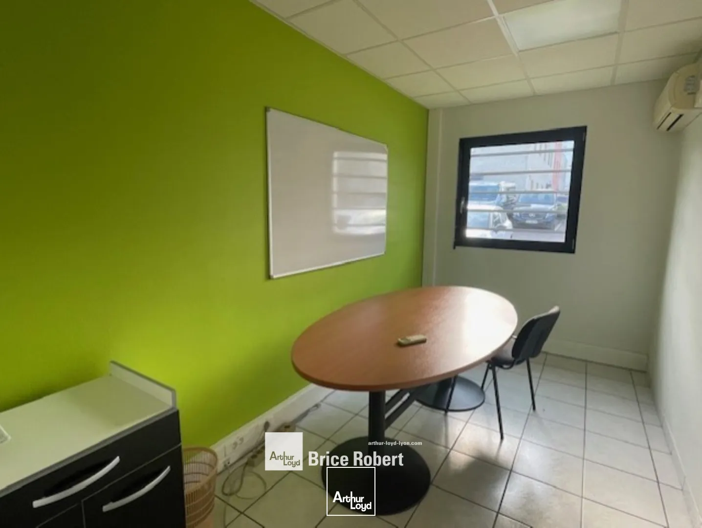 A vendre - PARC BOURDARIAS - Bureaux avec entrée indépendante - Vénissieux 