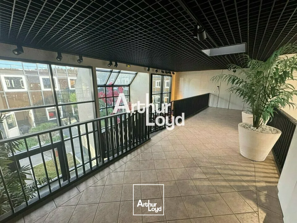A louer bureaux 446 m² en R+1 - Sophia Antipolis