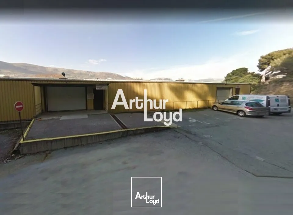 1 000 m² de surface de stockage divisible à partir de 500m²