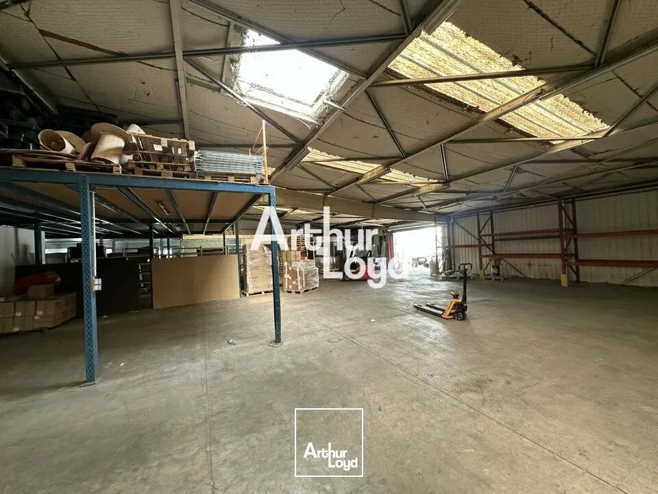 1 000 m² de surface de stockage divisible à partir de 500m²