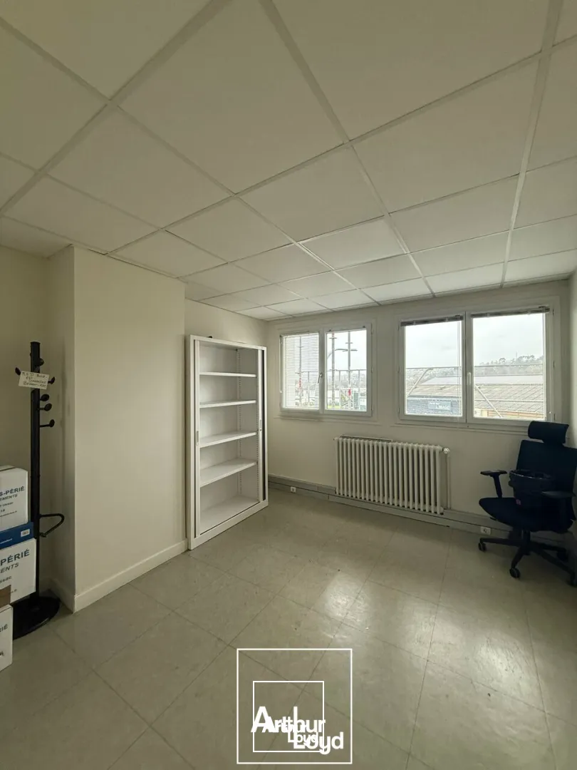 BUREAUX location à MALEMORT 19360