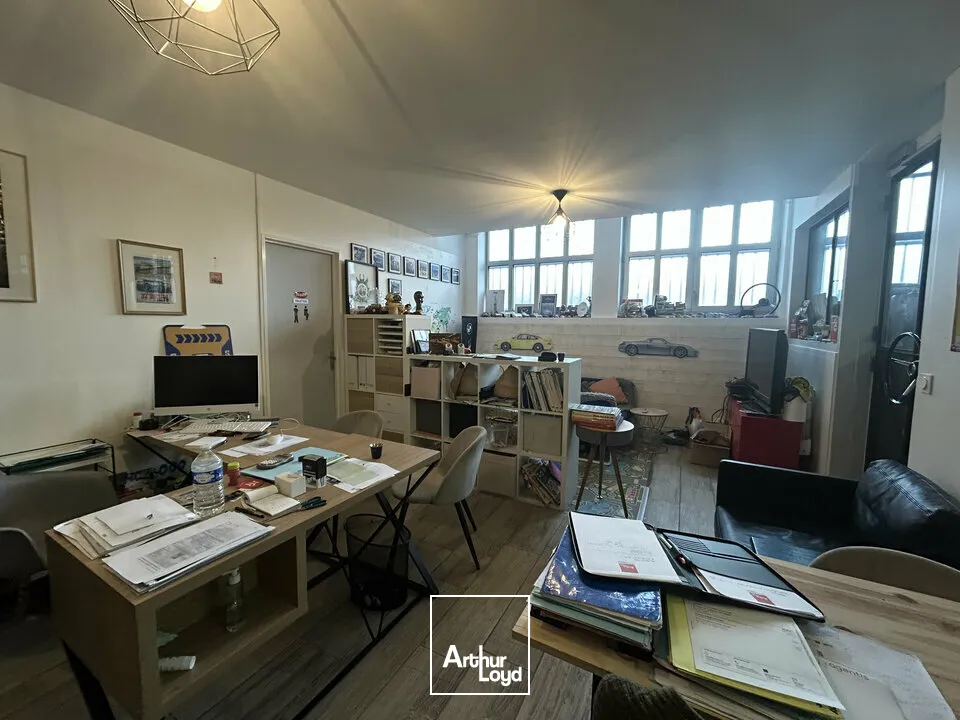 A VENDRE - LOCAL COMMERCIAL AVEC VISIBILITÉ - 175m² - POITIERS