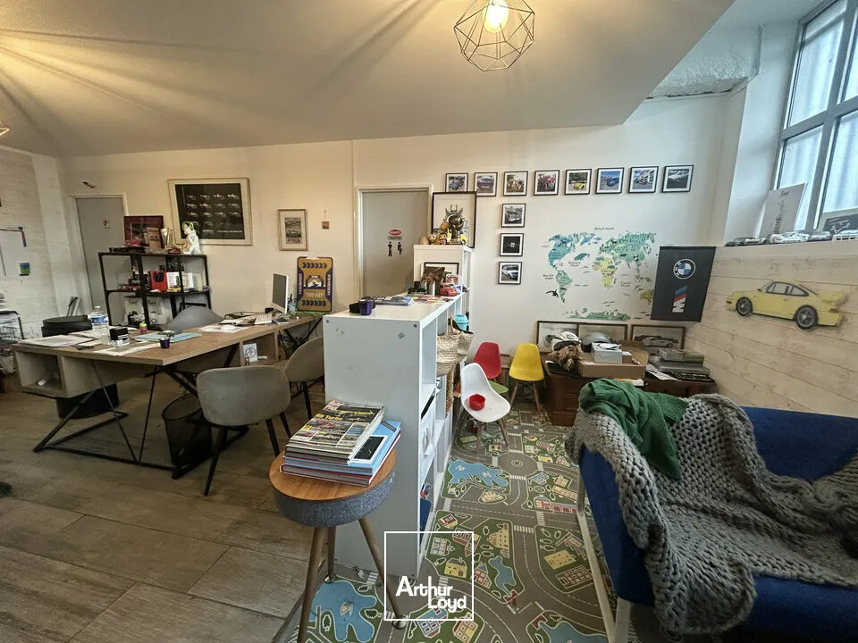 A VENDRE - LOCAL COMMERCIAL AVEC VISIBILITÉ - 175m² - POITIERS