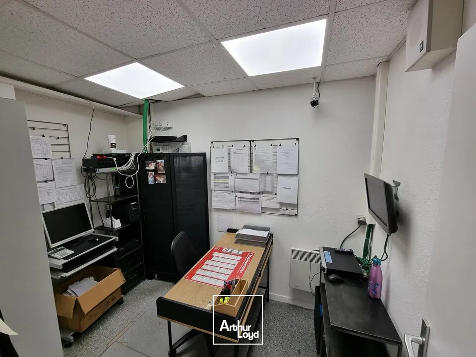 LOCAL COMMERCIAL - 510 M2 - ZONE MENDES FRANCE