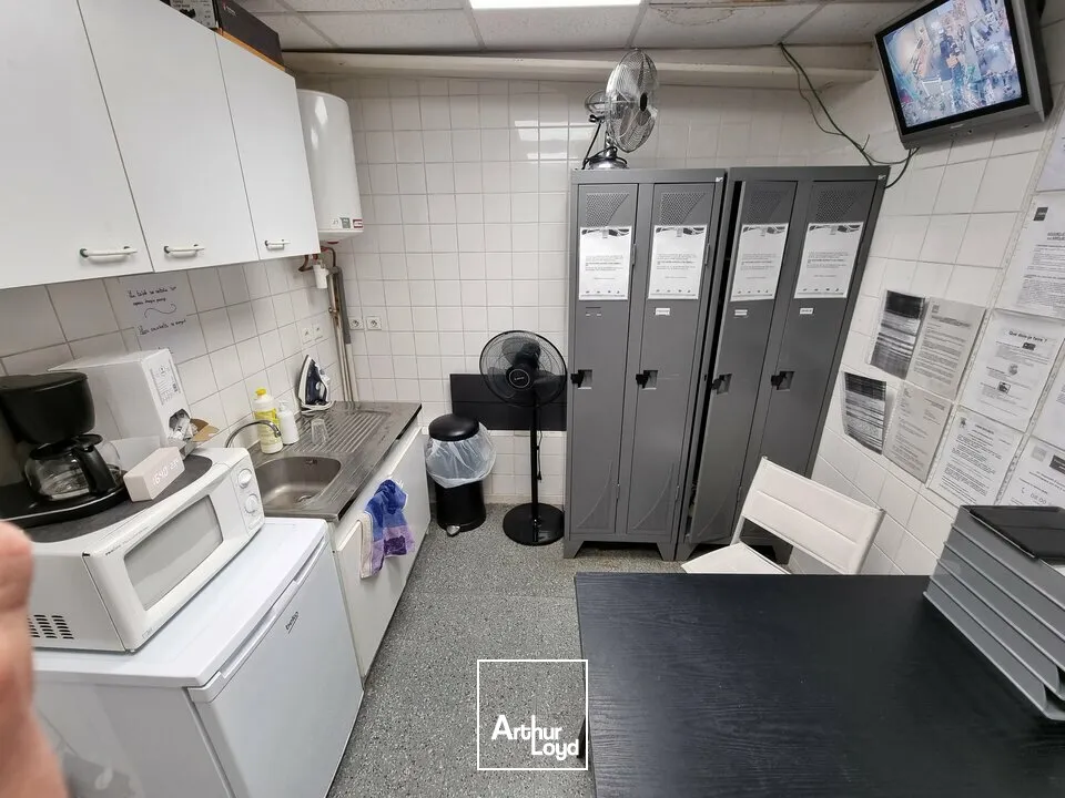 LOCAL COMMERCIAL - 510 M2 - ZONE MENDES FRANCE