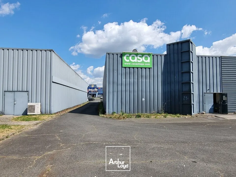 LOCAL COMMERCIAL - 510 M2 - ZONE MENDES FRANCE