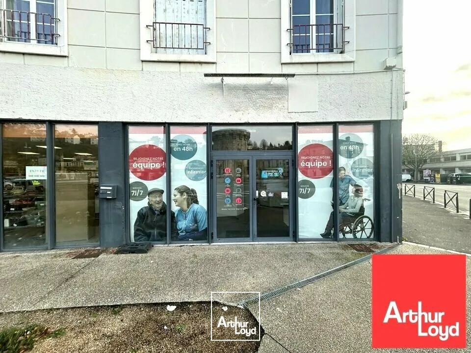 A LOUER - LOCAL COMMERCIAL  AXE TRÈS PASSANT - 85m²