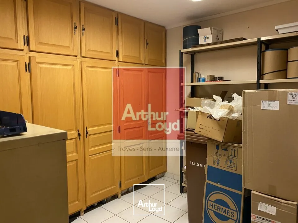 Local industriel rare à 20 km de Troyes.