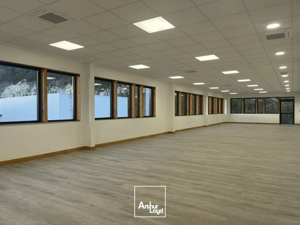 À LOUER - OUDALLE - BUREAUX NEUFS - 195 m² 