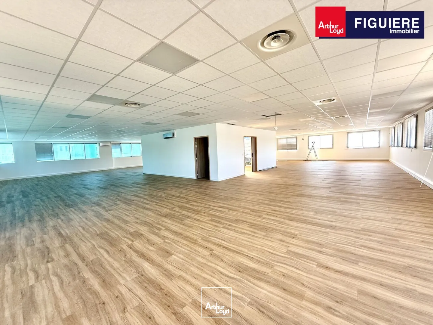 Immeuble de bureaux indépendant et rénové à louer sur le pôle d'activité d'Aix en Provence.