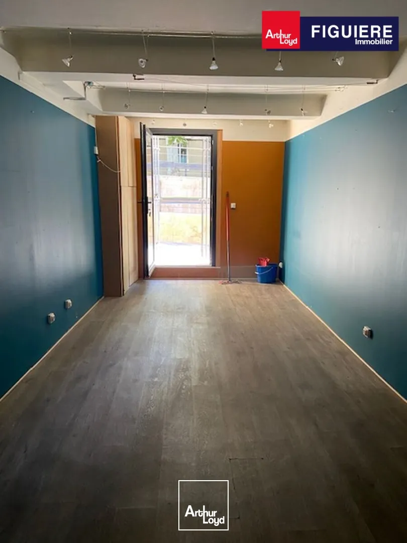 LOCAL PERIPHERIQUE AIX 