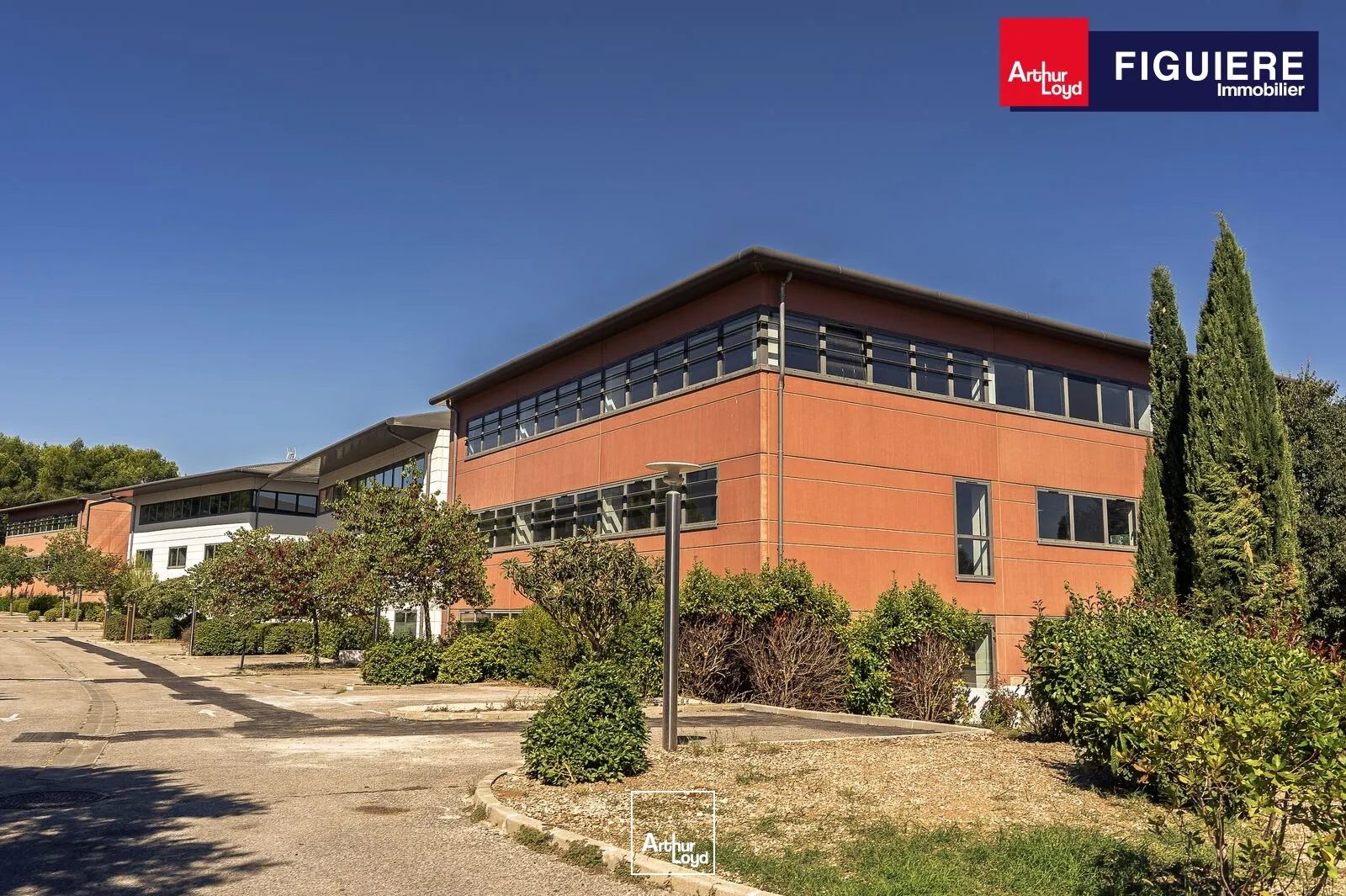 Surfaces rénovées à louer dans le parc de la Duranne