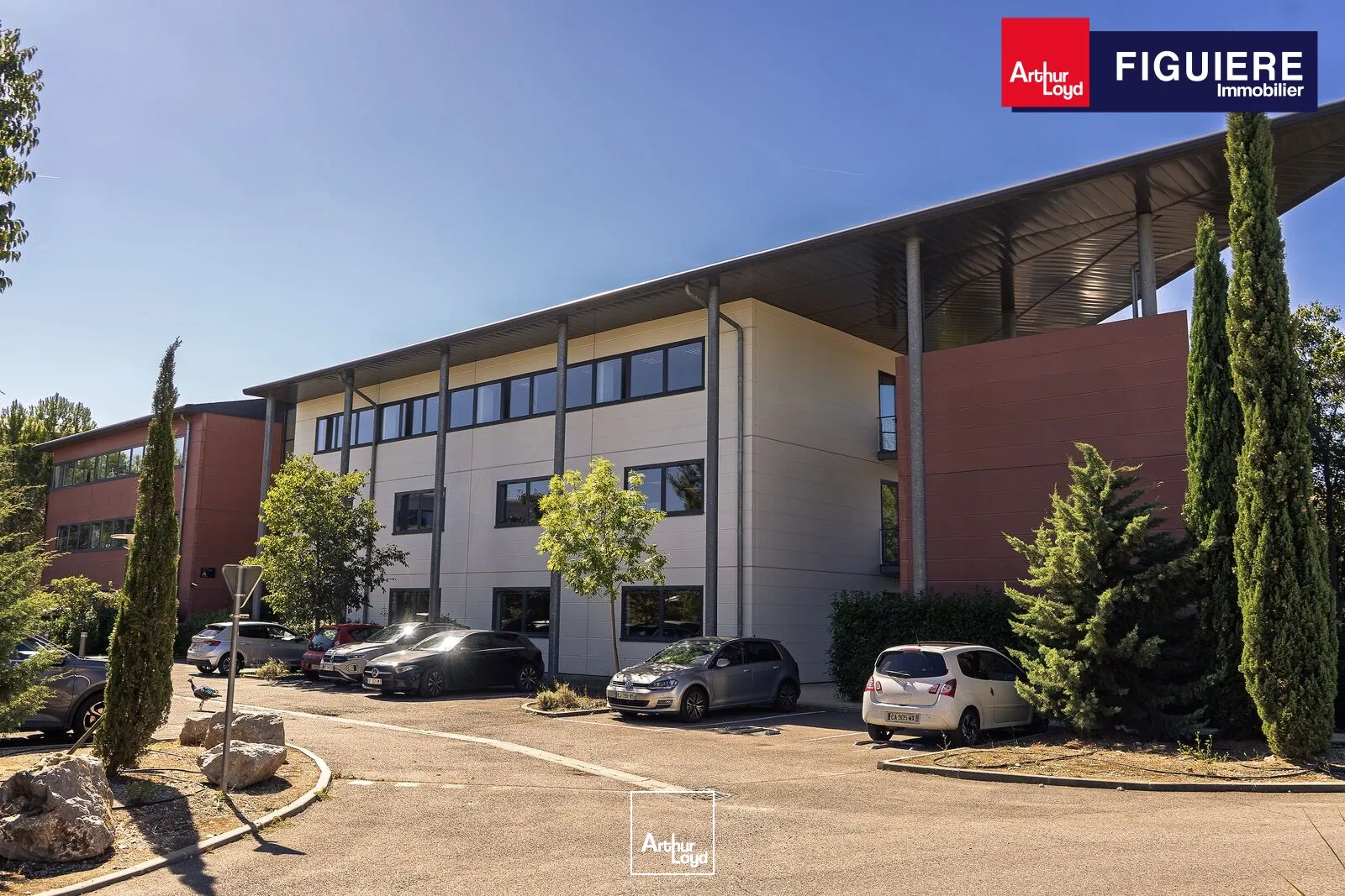 Surfaces rénovées à louer dans le parc de la Duranne