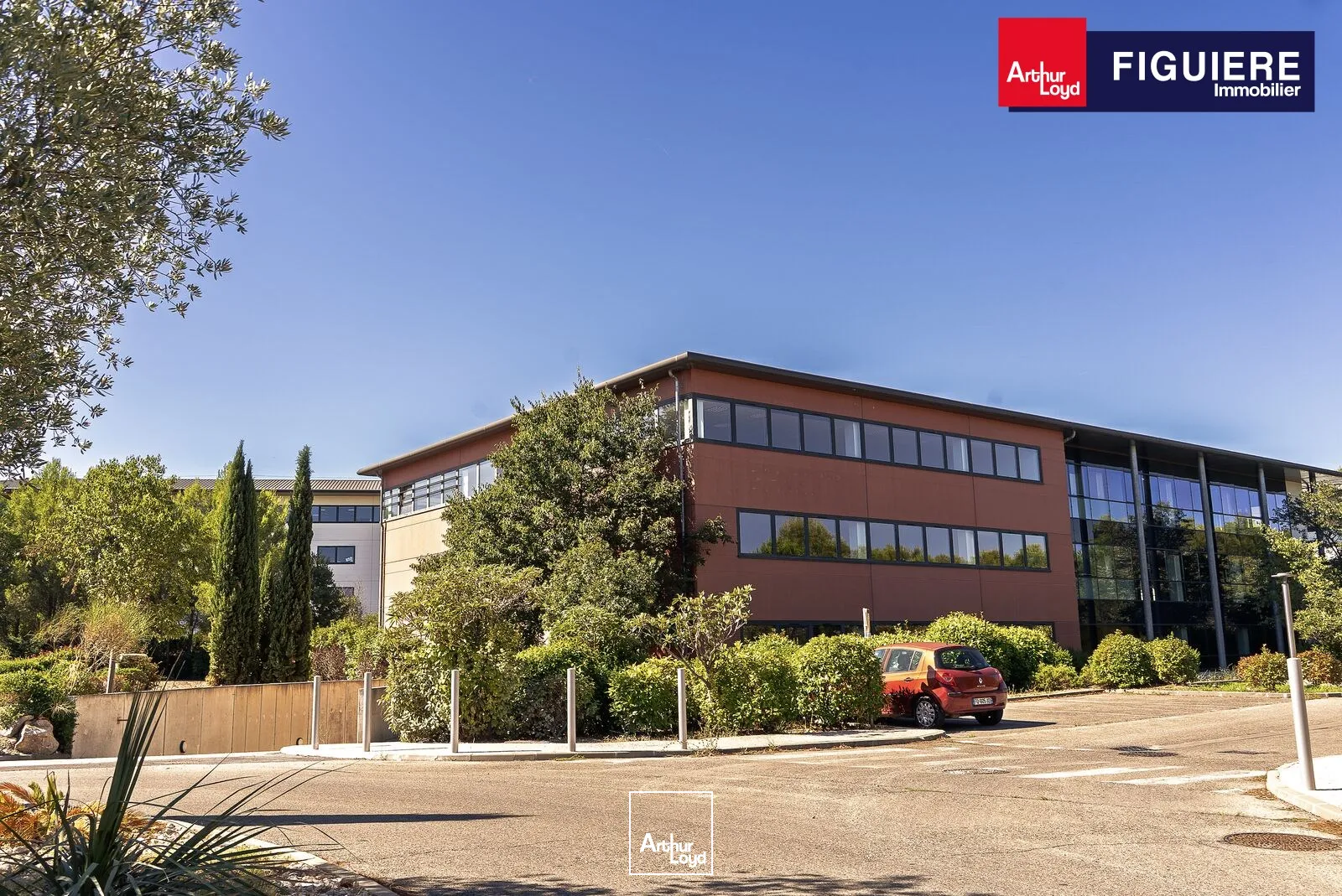 Surfaces rénovées à louer dans le parc de la Duranne