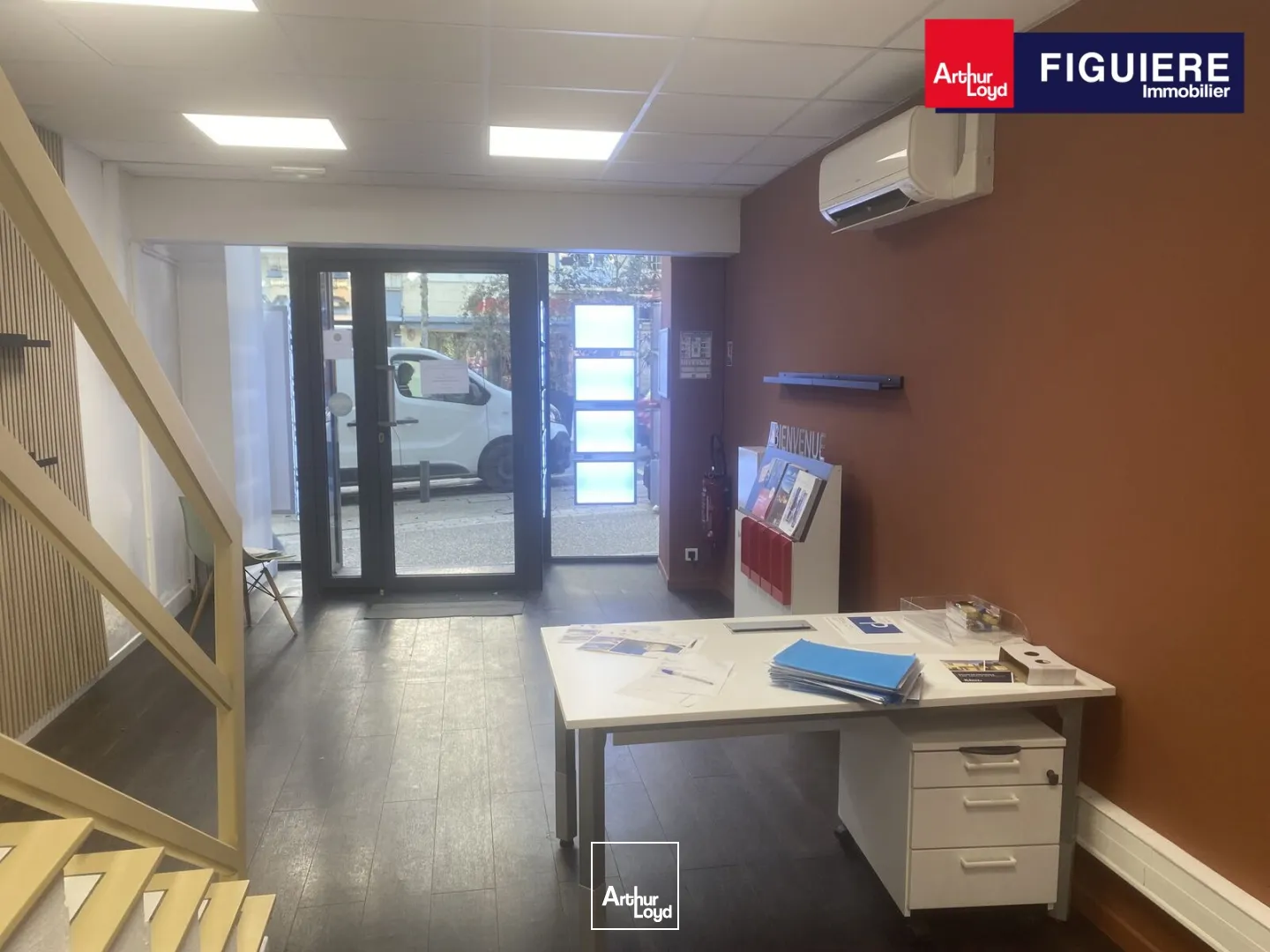 LOCAL COMMERCIAL 93M² COURS SALON DE PROVENCE 
