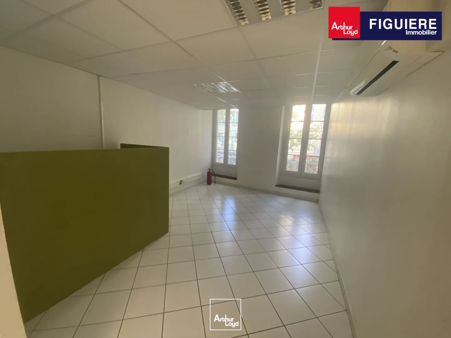 LOCAL COMMERCIAL 93M² COURS SALON DE PROVENCE 