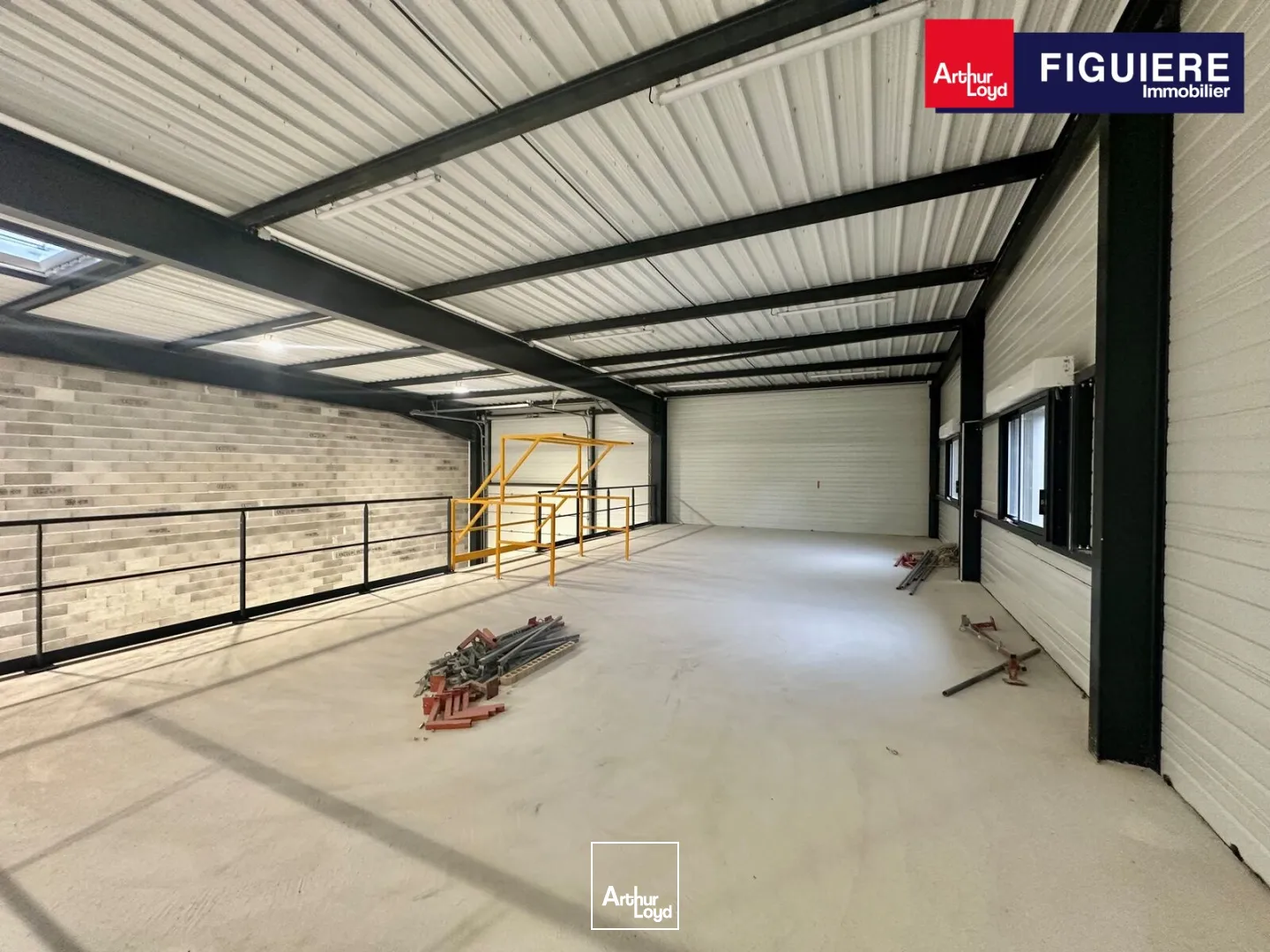 Locaux d'activités à LOUER sur la ZI AVON à GARDANNE