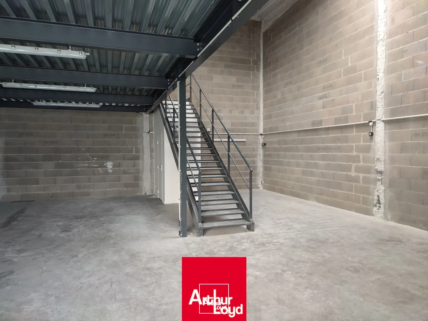 A louer - GENAY - local d'activité