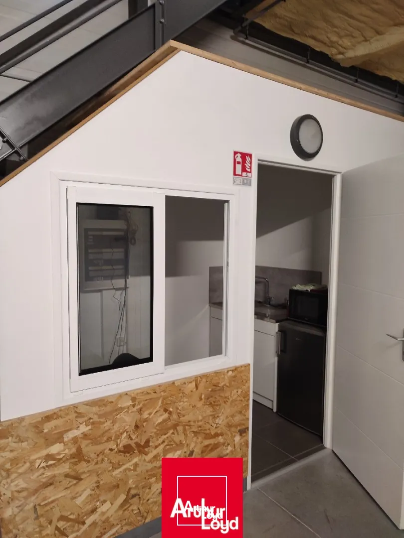 A vendre, local d'activité 118 m² Villefranche / Limas