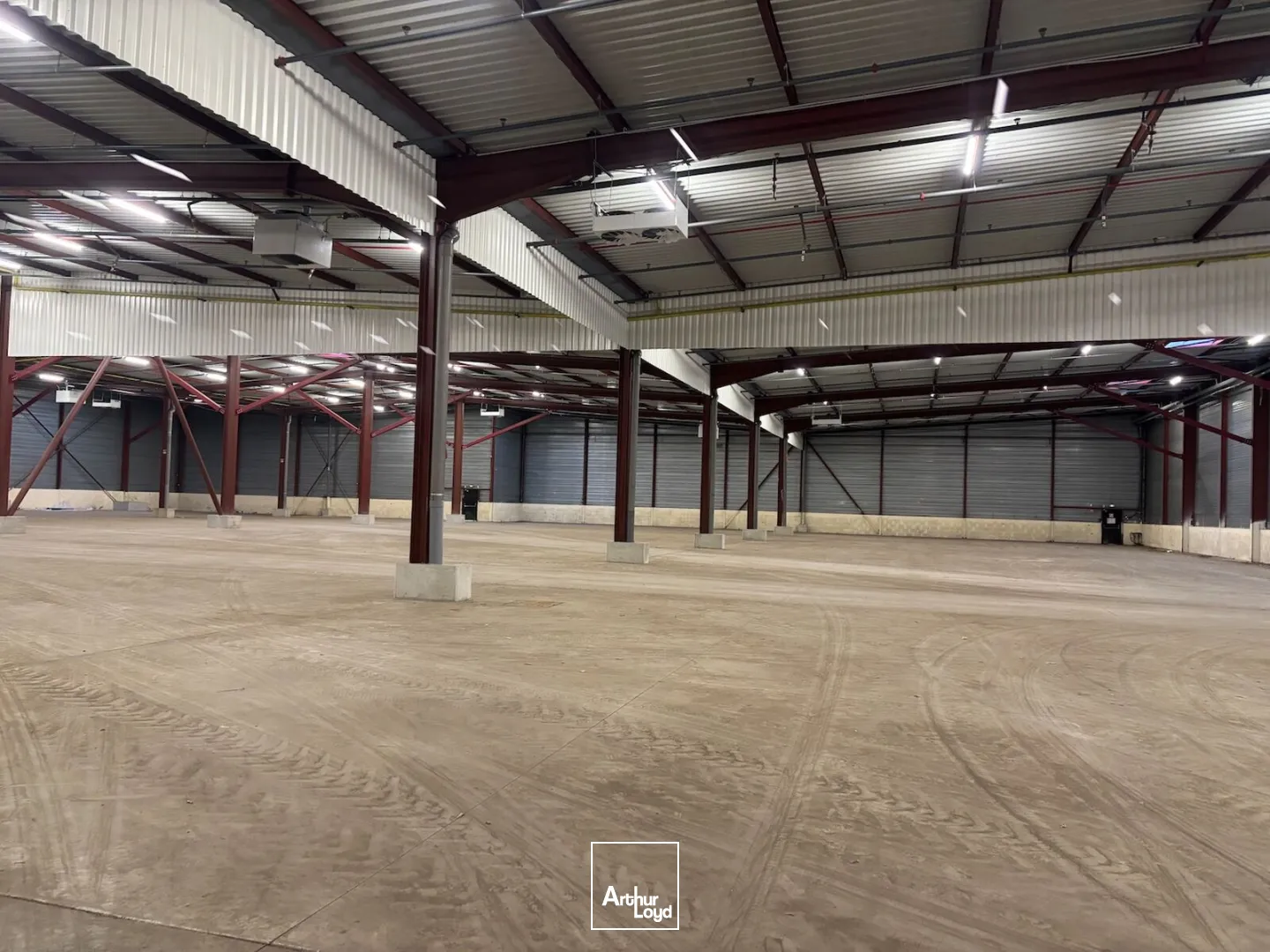 À LOUER : Local d'activité de 7 830 m ² ZI de Stélytec à Sint-Chamond