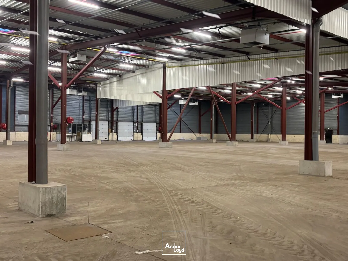 À LOUER : Local d'activité de 7 830 m ² ZI de Stélytec à Sint-Chamond