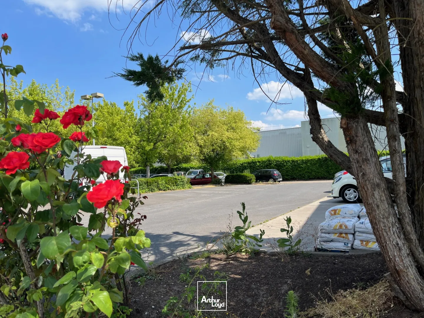 BATIMENT INDEPENDANT A LOUER - SAINT OUEN L'AUMONE
