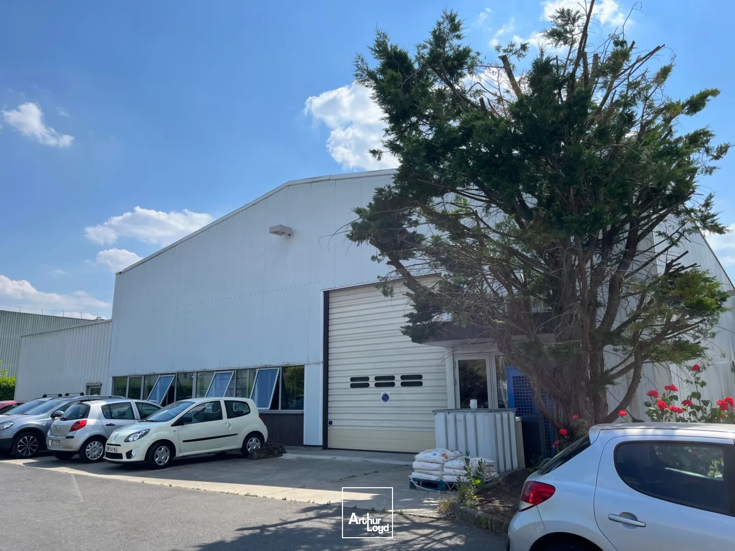 BATIMENT INDEPENDANT A LOUER - SAINT OUEN L'AUMONE