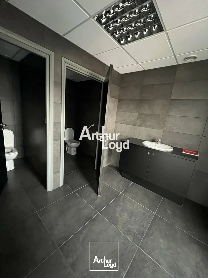 Bureaux à louer 95 m² - ZI LA PALUD - Fréjus