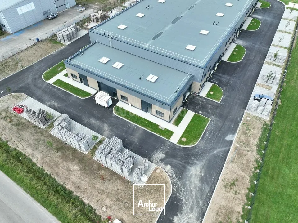 LOCAL D'ACTIVITE - ENTREPOT à LOUER de 120 m²