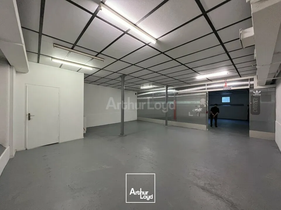 LOCAL D'ACTIVITE - ENTREPOT à LOUER de 142 m²