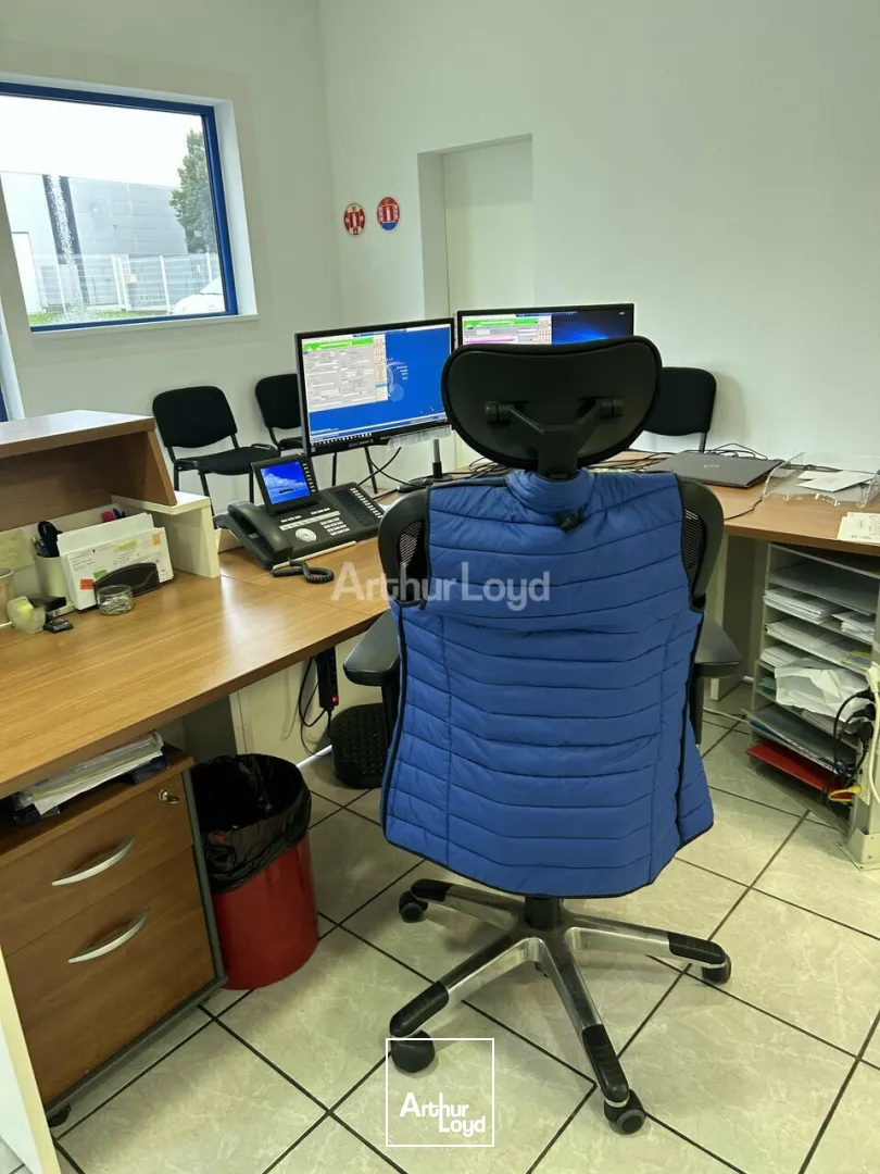 BUREAUX à VENDRE de 491.2 m²