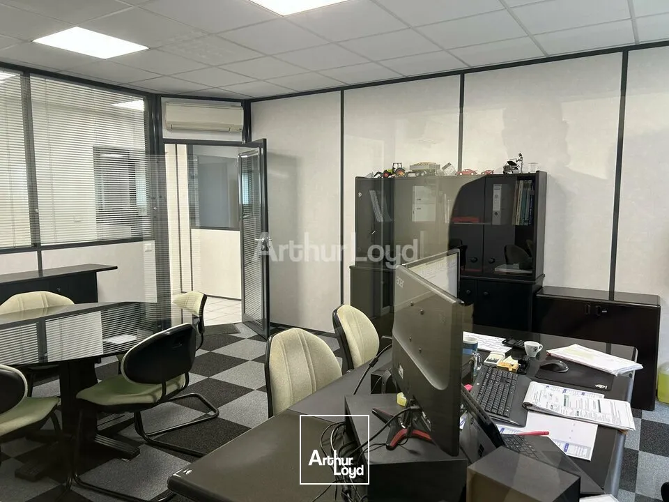 BUREAUX à VENDRE de 491.2 m²