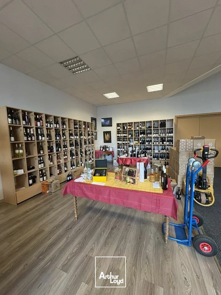 FONDS DE COMMERCE à VENDRE de 294 m²