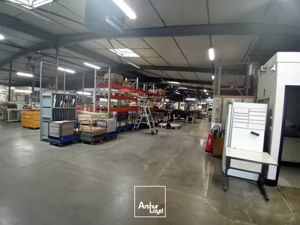 A VENDRE LOCAL D'ACTIVITÉ Zone Nord