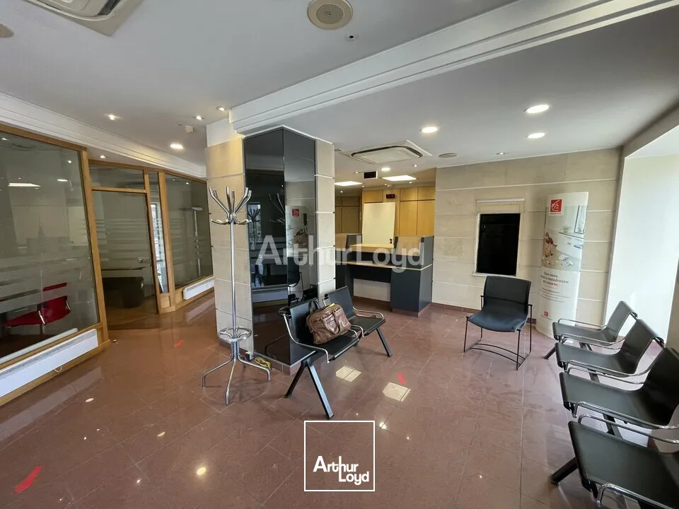 Local Commercial 147 m2 sur axe passant