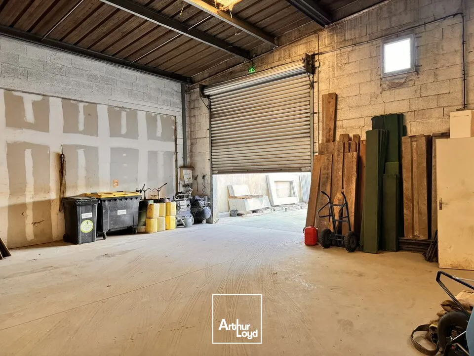 TOURES EST MONTLOUIS - A VENDRE BÄTIMENT DE 792 M² - IDEAL OCCUPANT INVESTISSEUR