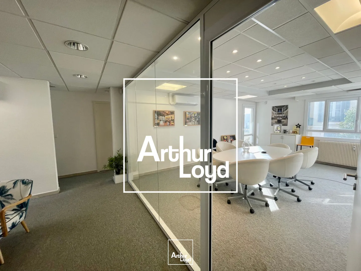 Bureaux rénovés proches centre-ville de Nîmes- Location